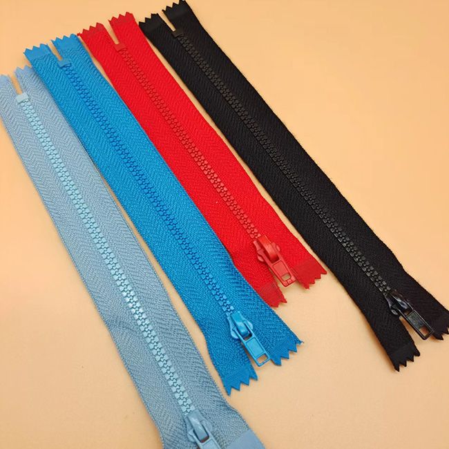 #3 Plastic Fire Retardant Closed-End Zipper<br><br>